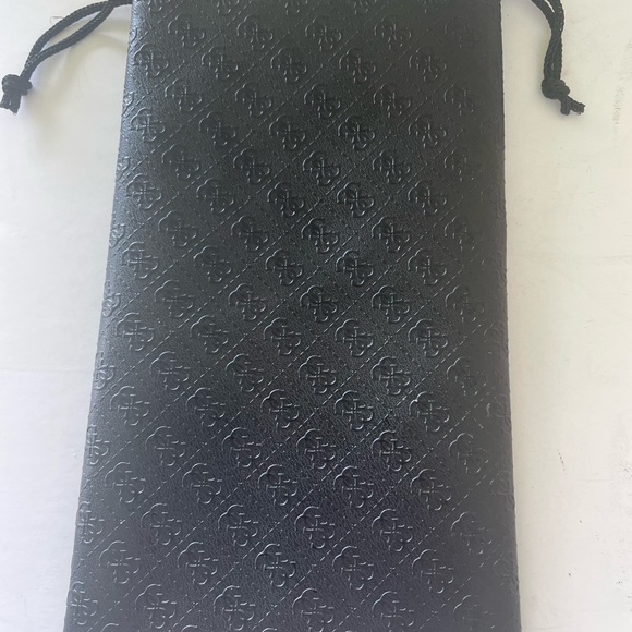 Guess Eyeglass/ Sunglass Case Black Soft Case with Logo - Picture 4 of 4
